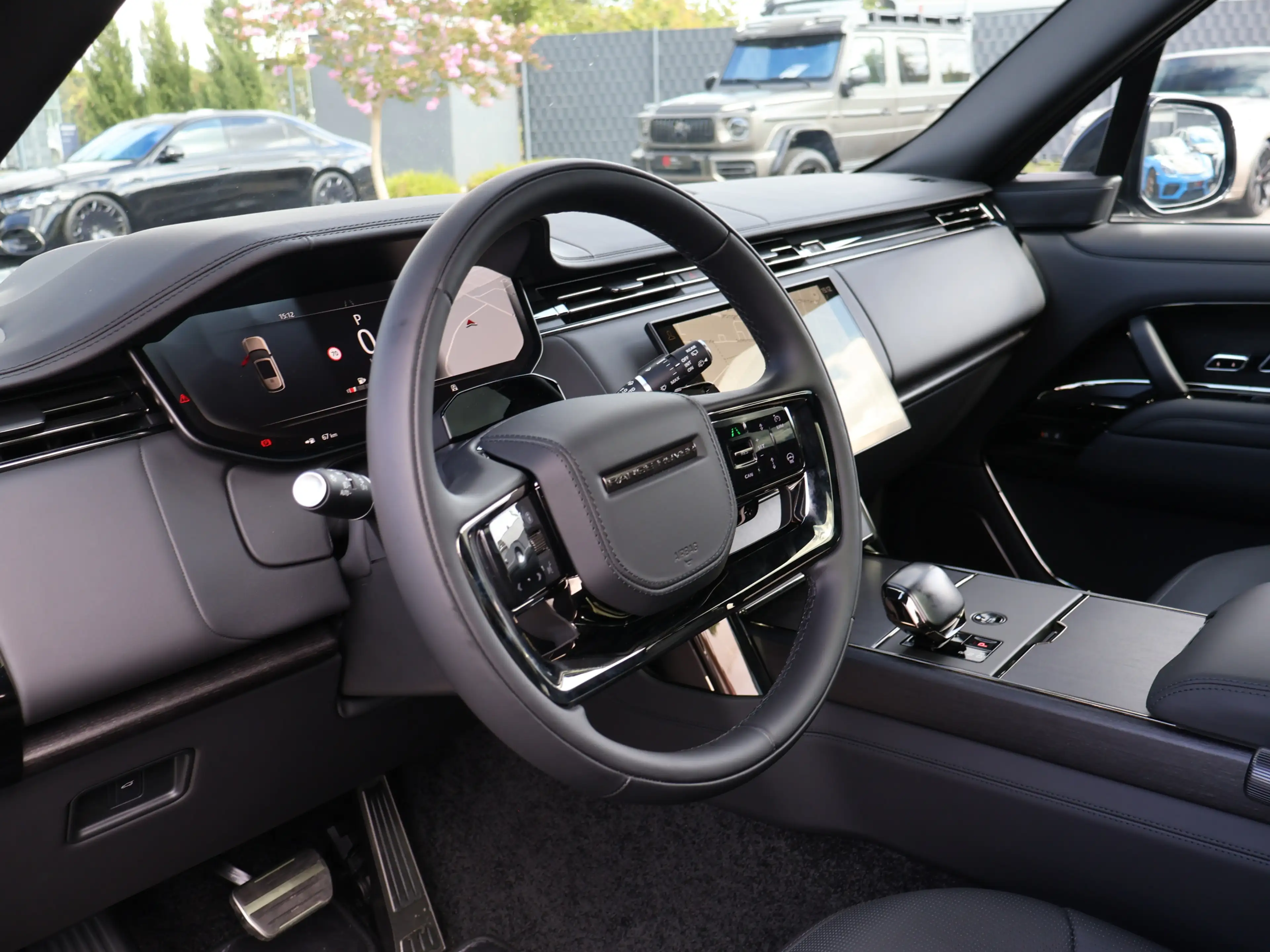 Land Rover Range Rover SV P615 EDITION Black RearTV-Massag — photo 15