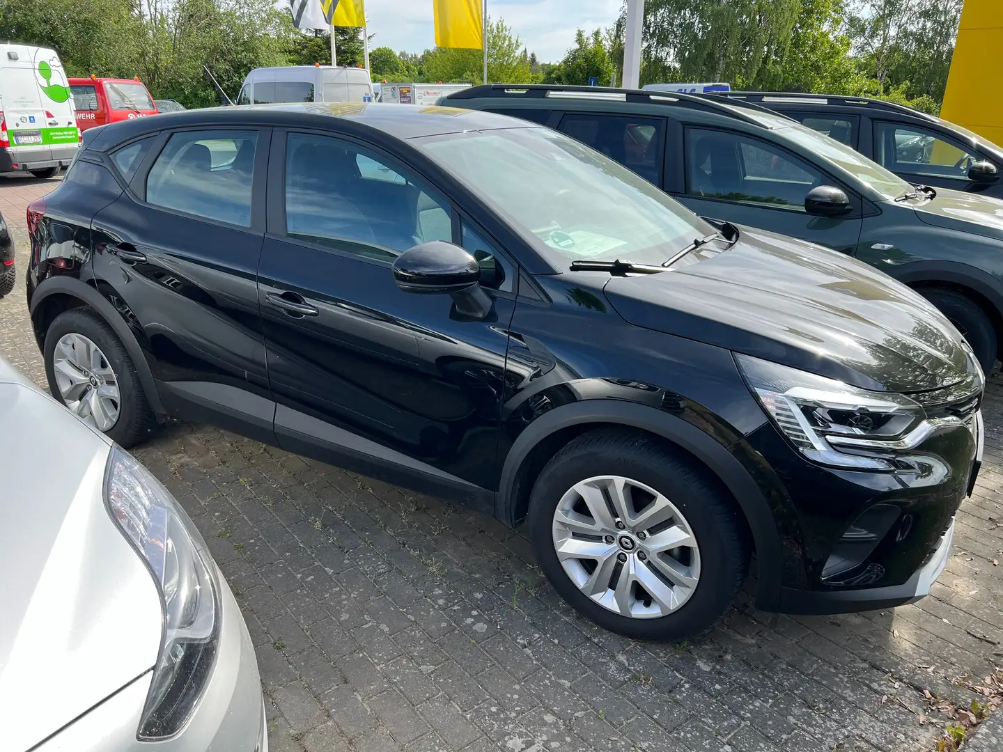 Renault Captur TCe 140 EDC, Automatik,PDC,NAVI,Ganzjahresr.,Klima Schwarz - 1