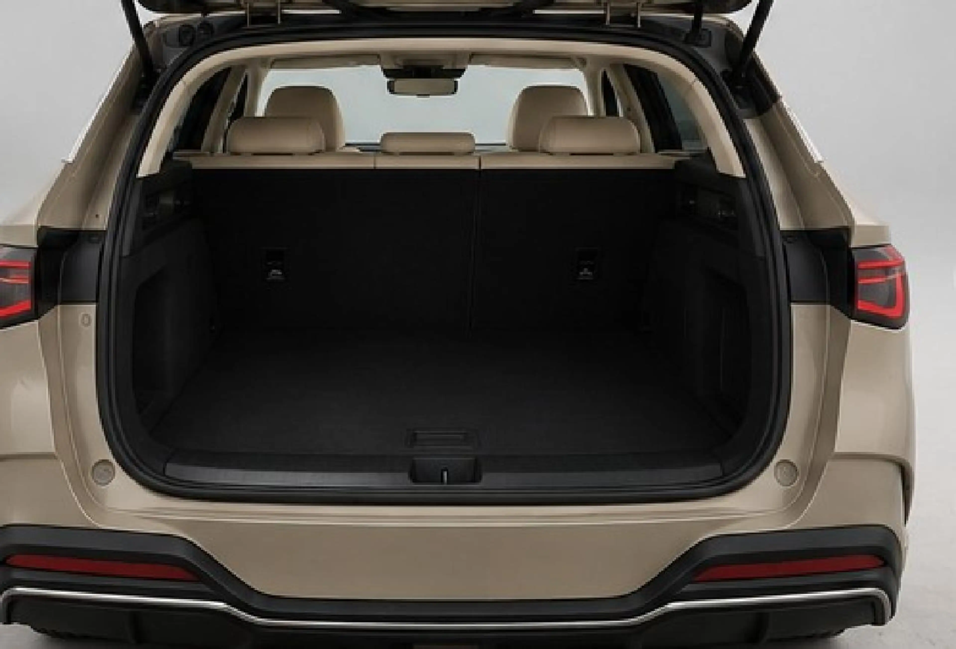 BYD Seal 6 1.5 PHEV DM-i 135 kW Boost — photo 8