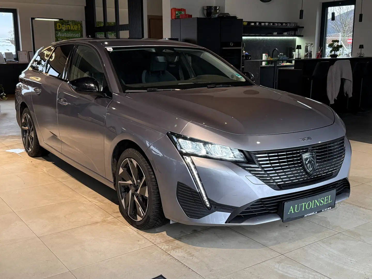 Peugeot 308 Hybrid 136 Allure Aut. Navi+360 Kamera+Leder Grau - 2