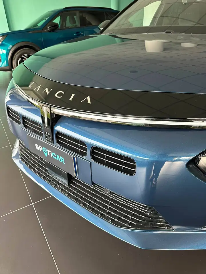 Lancia Ypsilon 2025