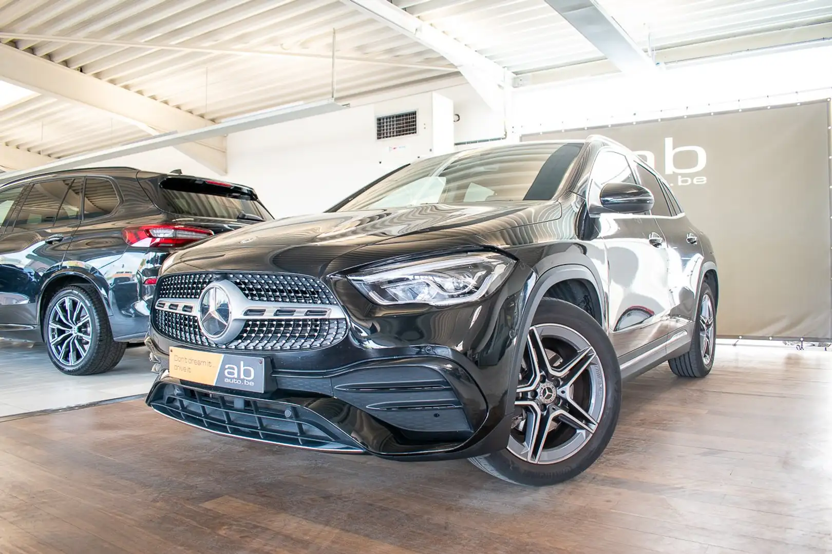 Mercedes-Benz GLA 250 e PHEV AMG Line Noir - 1