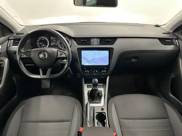 Skoda Octavia view 2
