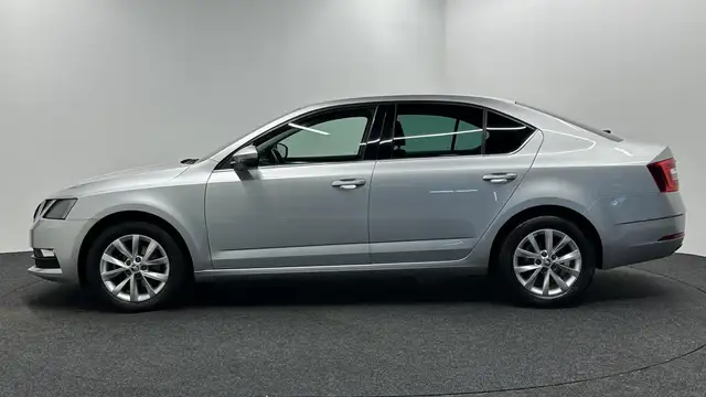 Skoda Octavia view 8