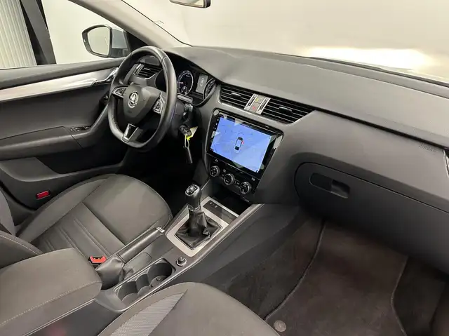 Skoda Octavia view 11