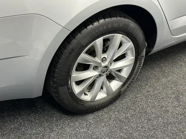 Skoda Octavia view 10