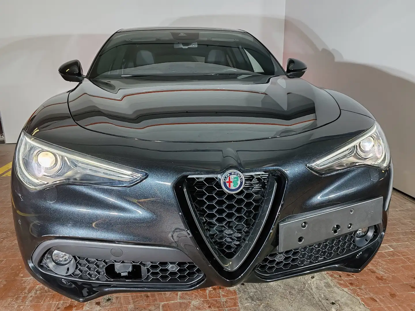 Alfa Romeo Stelvio 2.2d 190cv AT8 Q4 Sprint  Navi+Camera + Palette Nero - 2