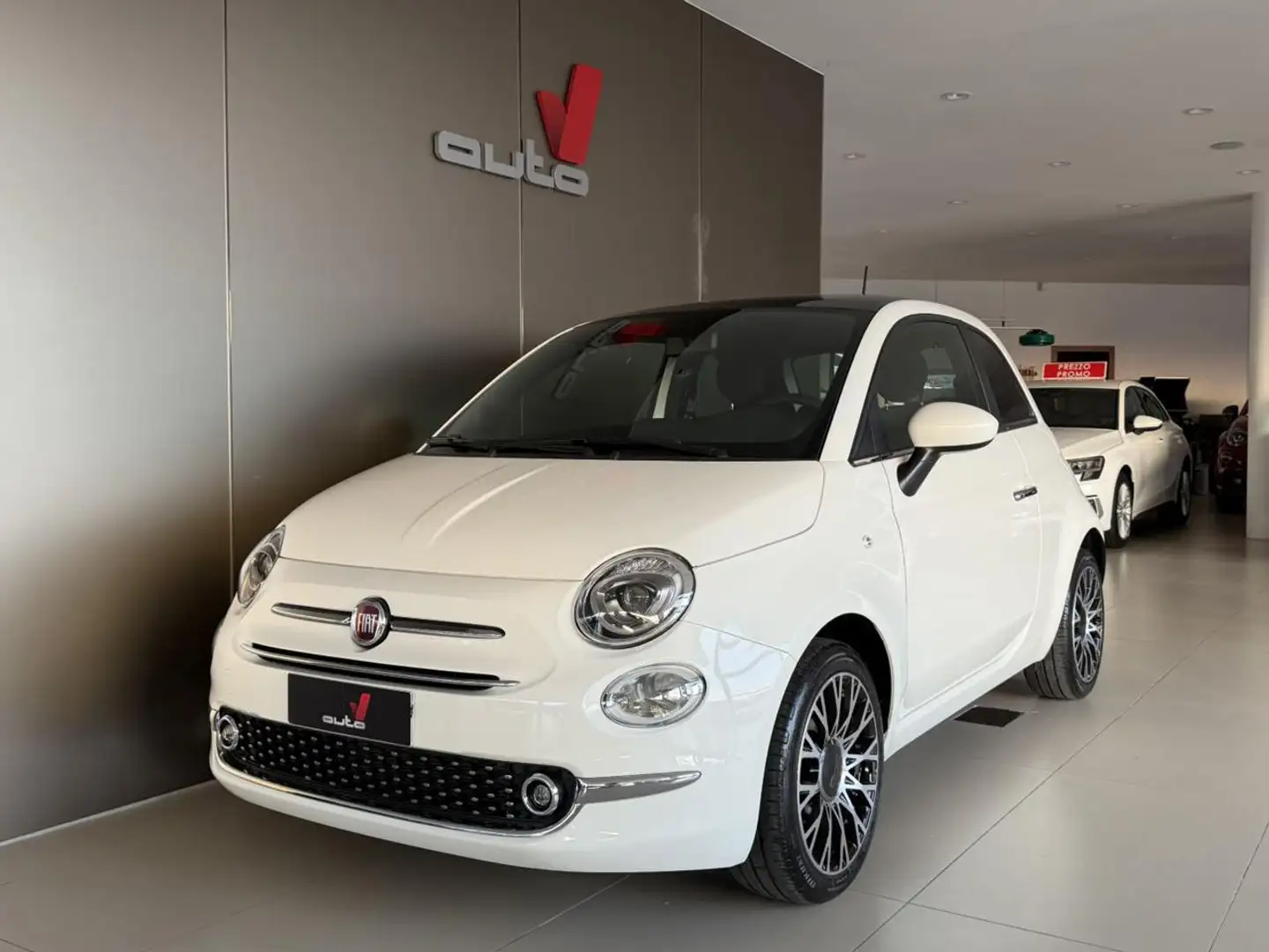 Fiat 500 1.0 Hybrid Dolcevita+FENDI+SENSORI+CARPLAY Bianco - 2