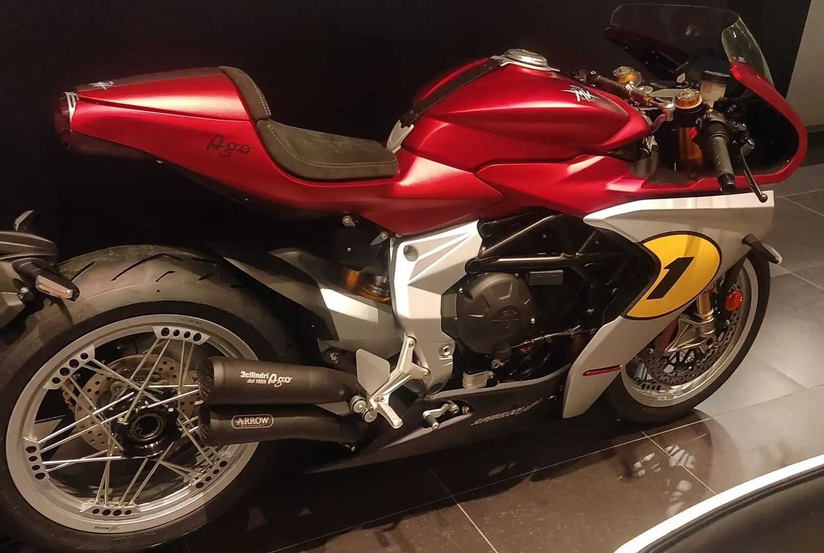 MV Agusta Superveloce 800 Ago Rouge - 1