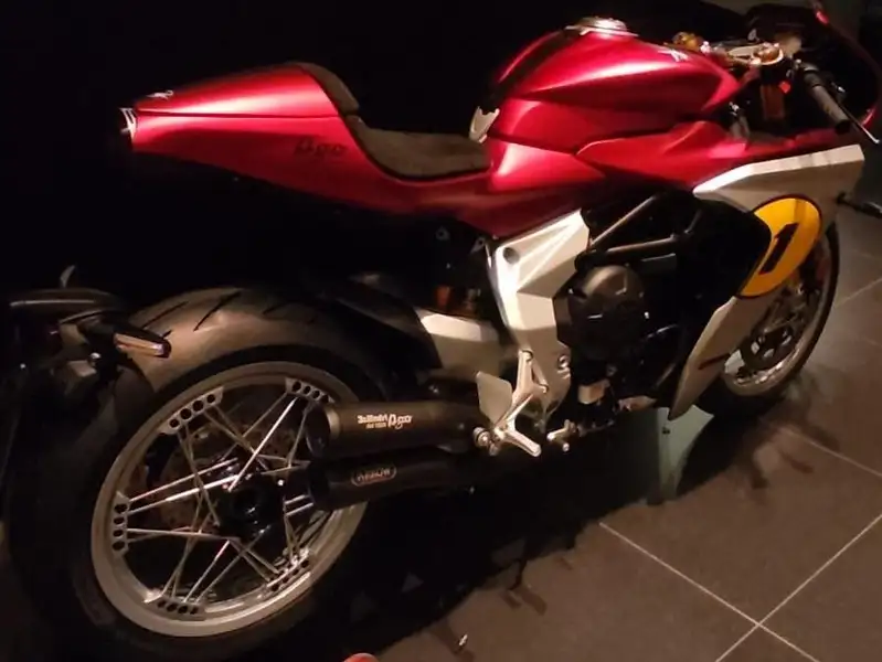 MV Agusta Superveloce 800 - foto 6