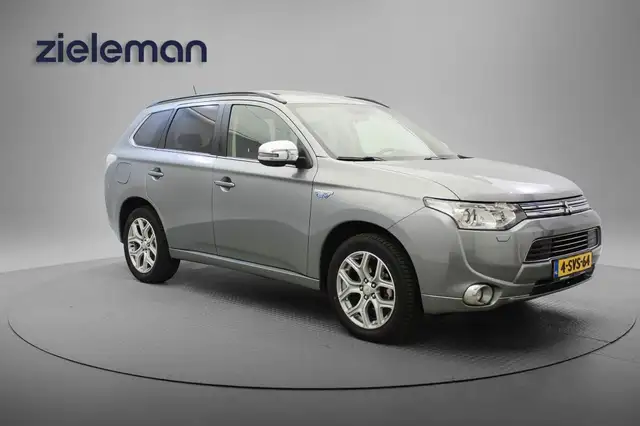 Mitsubishi Outlander 2.0 PHEV Intense + - Carplay, Panorama, Camera, Le