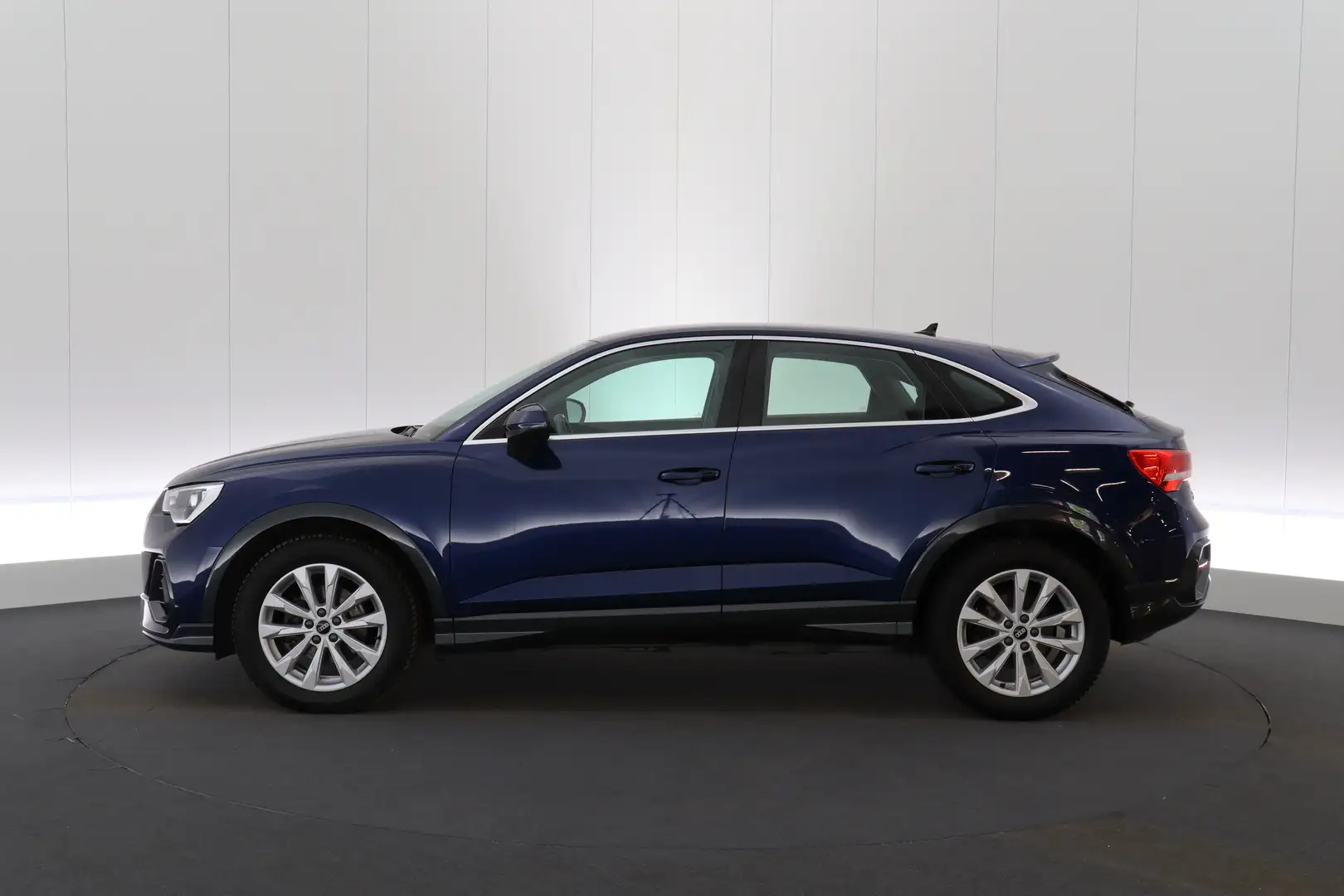 Audi Q3 Sportback 35 TDi S-Tronic Business+ Ed. LEDER/CUIR Bleu - 2