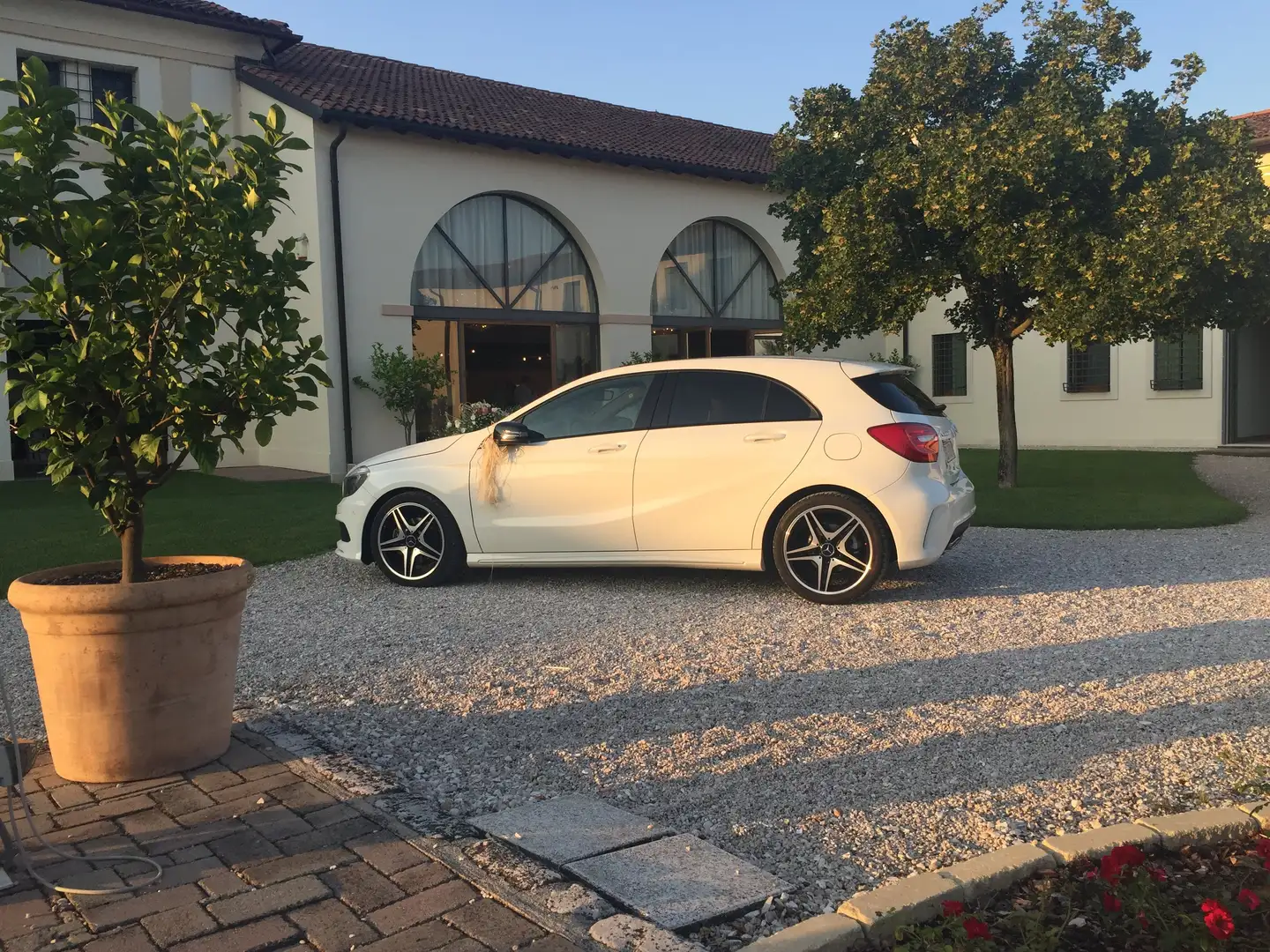 Mercedes-Benz A 200 Automatic Premium Bílá - 2