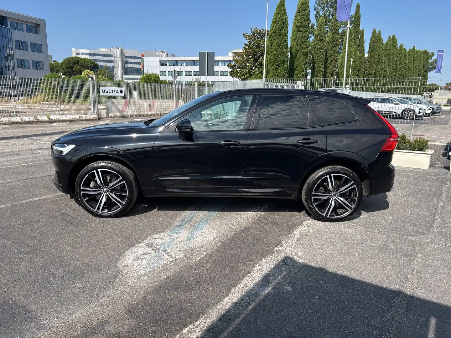Volvo XC60 B4 (d) AWD Geartronic R-design Nero - 2