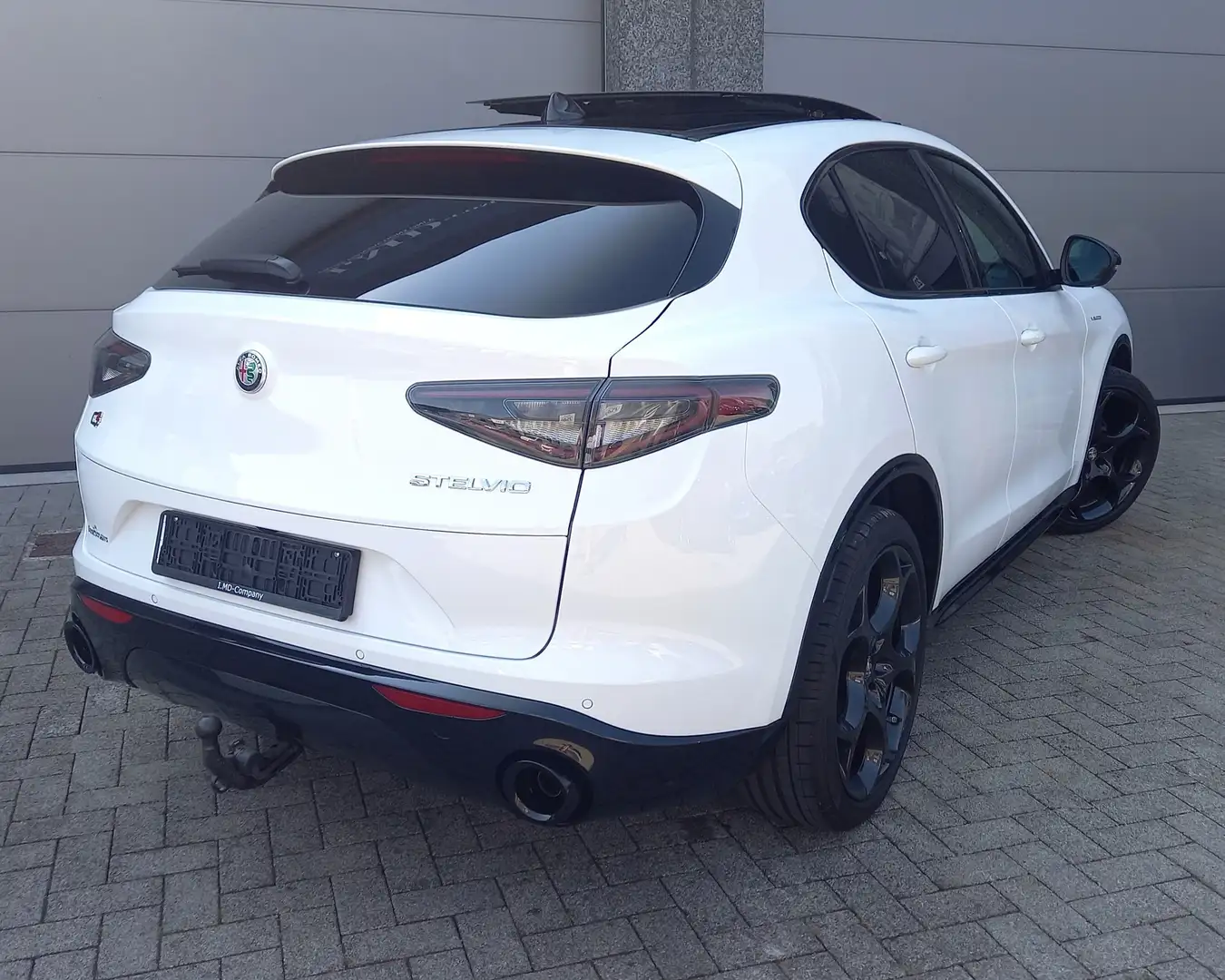 Alfa Romeo Stelvio VELOCE Q2 22 MJD 160 AT8 Wit - 2