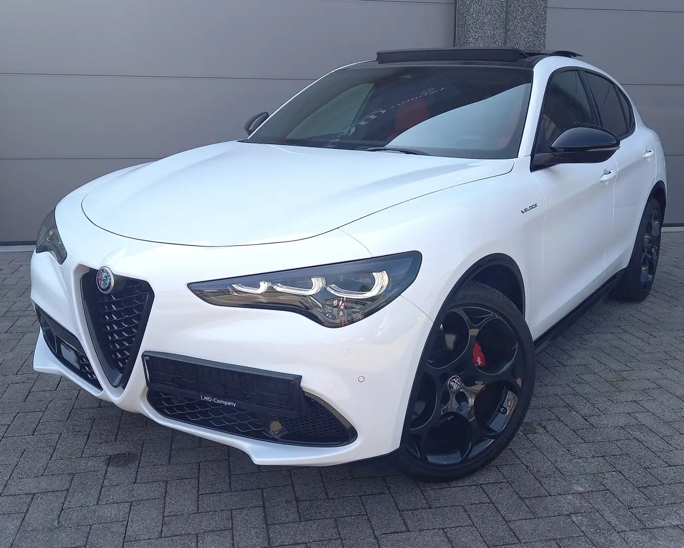 Alfa Romeo Stelvio VELOCE Q2 22 MJD 160 AT8 Wit - 1