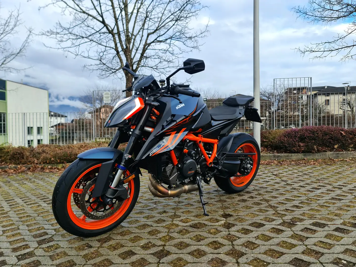 KTM 1290 Super Duke R EVO Modrá - 1