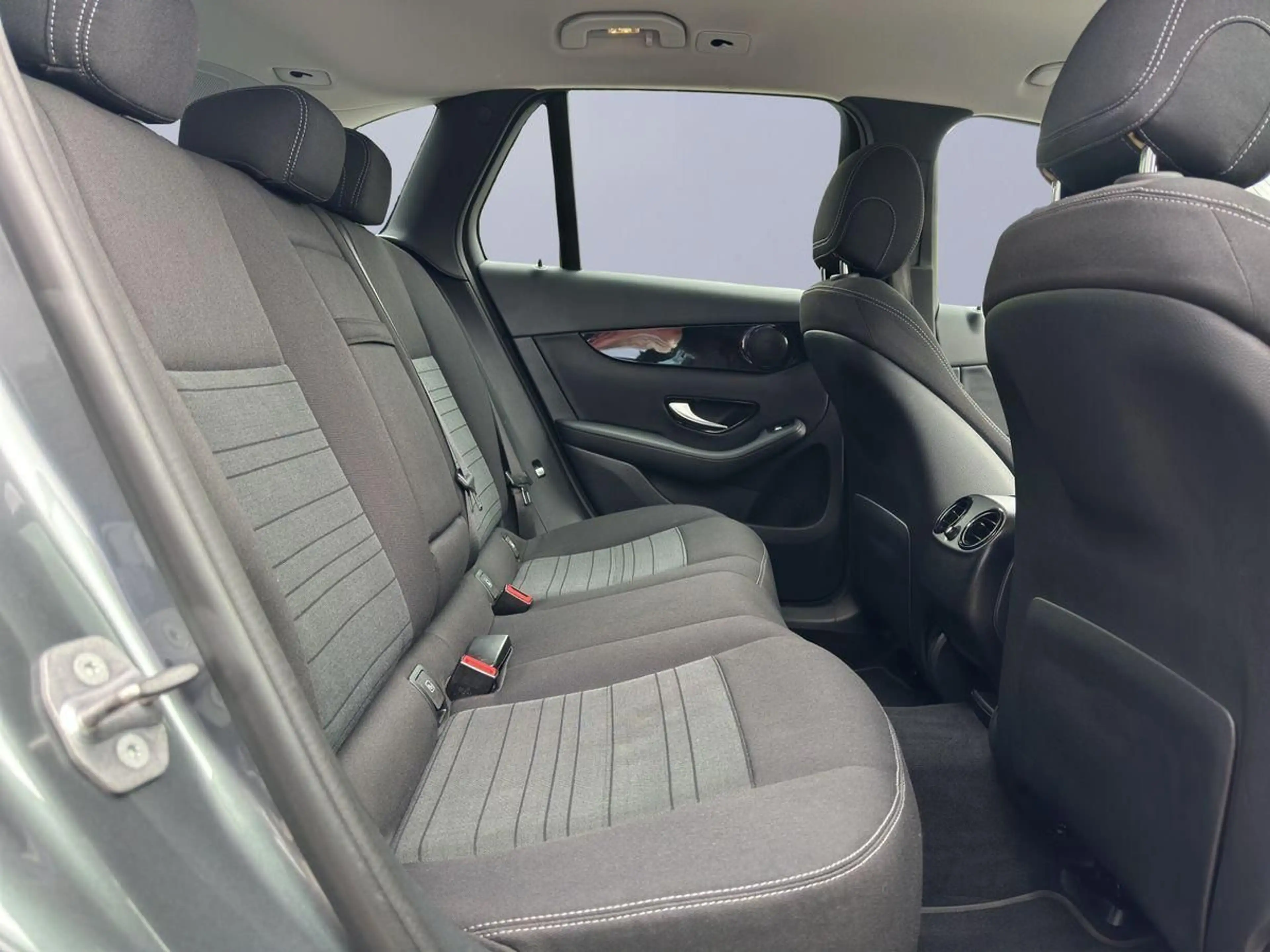 Mercedes-Benz GLC 250 d 4Matic LED/AHK/Kam/Navi/SHZ/ACC — photo 11
