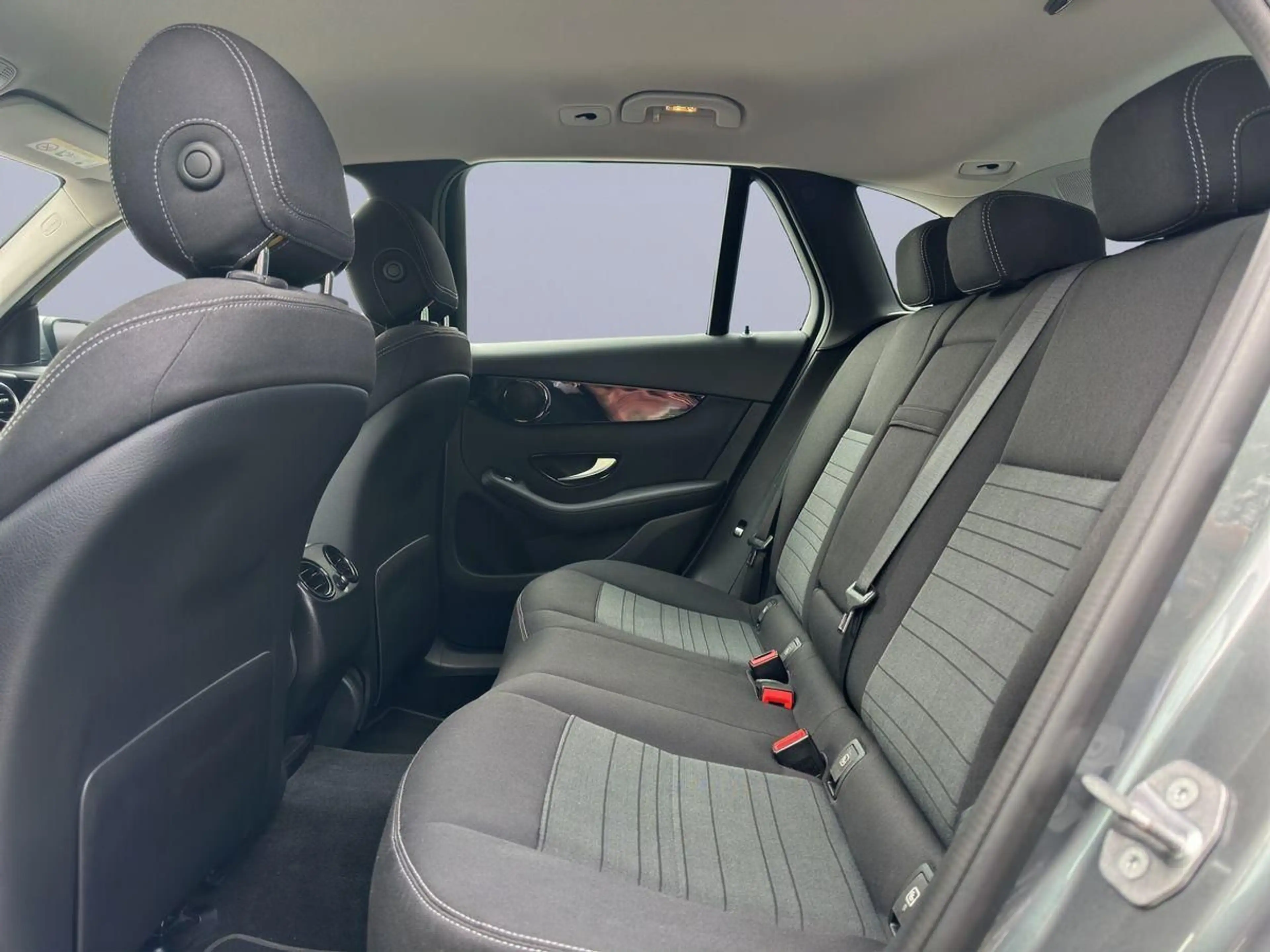 Mercedes-Benz GLC 250 d 4Matic LED/AHK/Kam/Navi/SHZ/ACC — photo 14