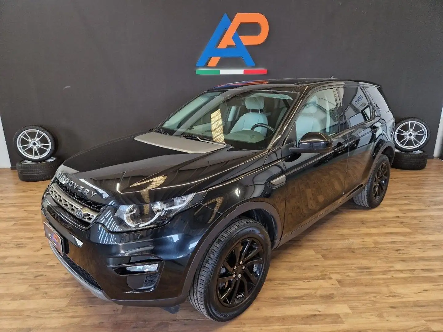 Land Rover Discovery Sport 2.0 TD4 150 CV HSE Luxury Nero - 2