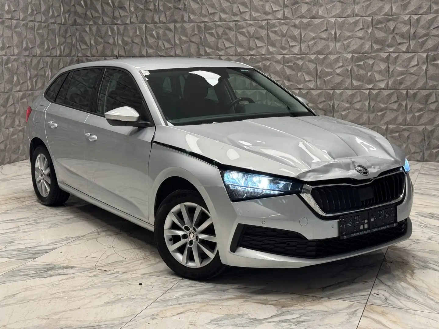Skoda Scala Active Silber - 2