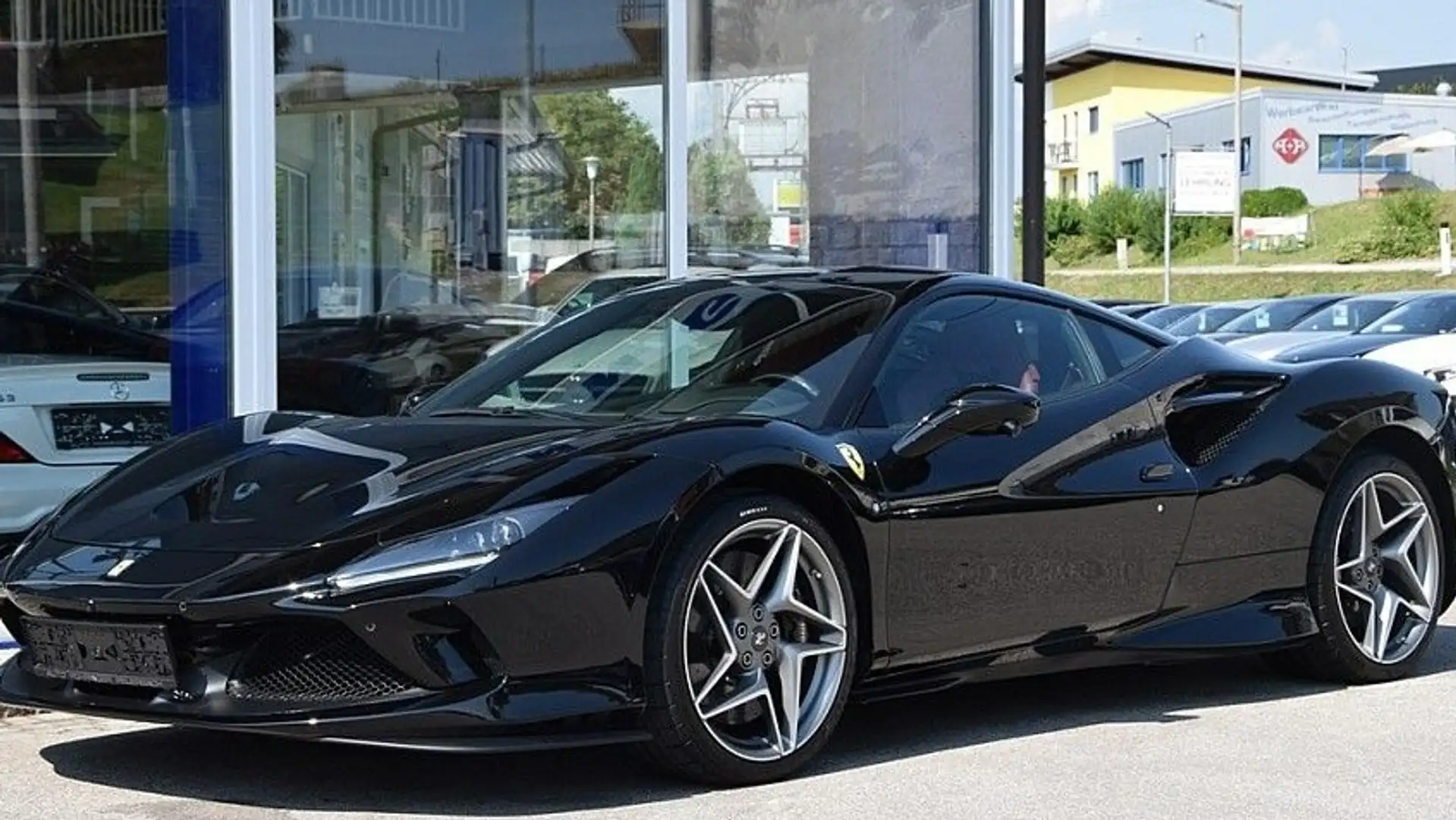 Ferrari F8 Tributo Negro - 2