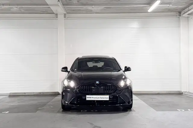 BMW 1 Series view 5