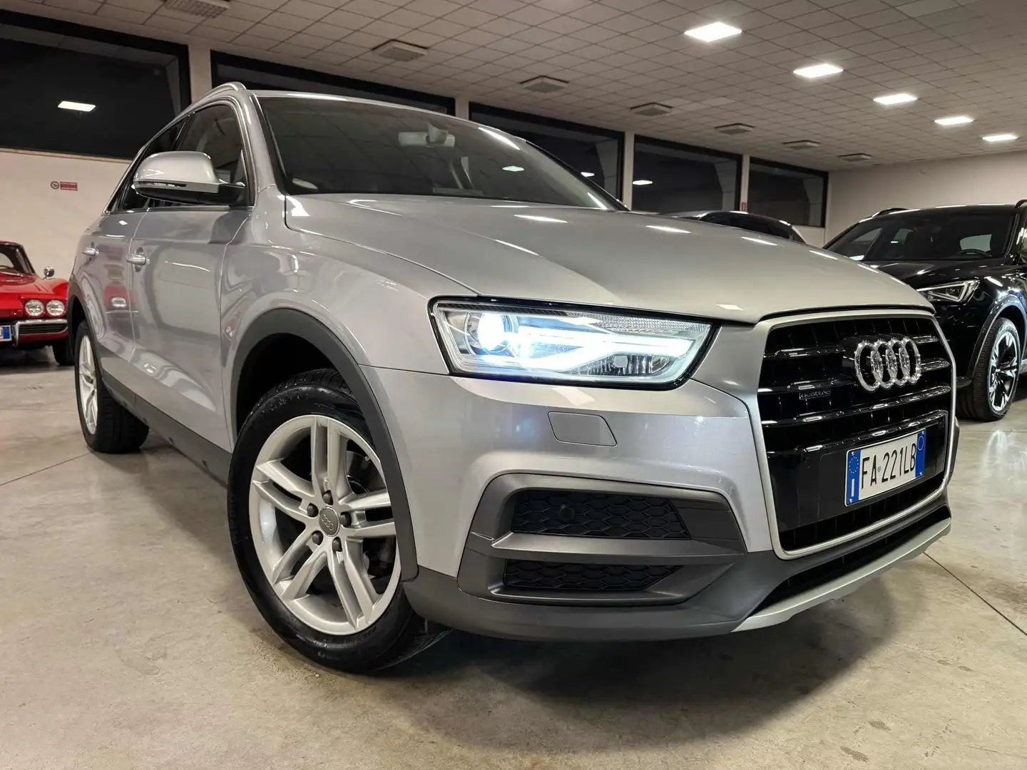 Audi Q3 2.0 TDI 150 CV quattro S tronic Business Argent - 2