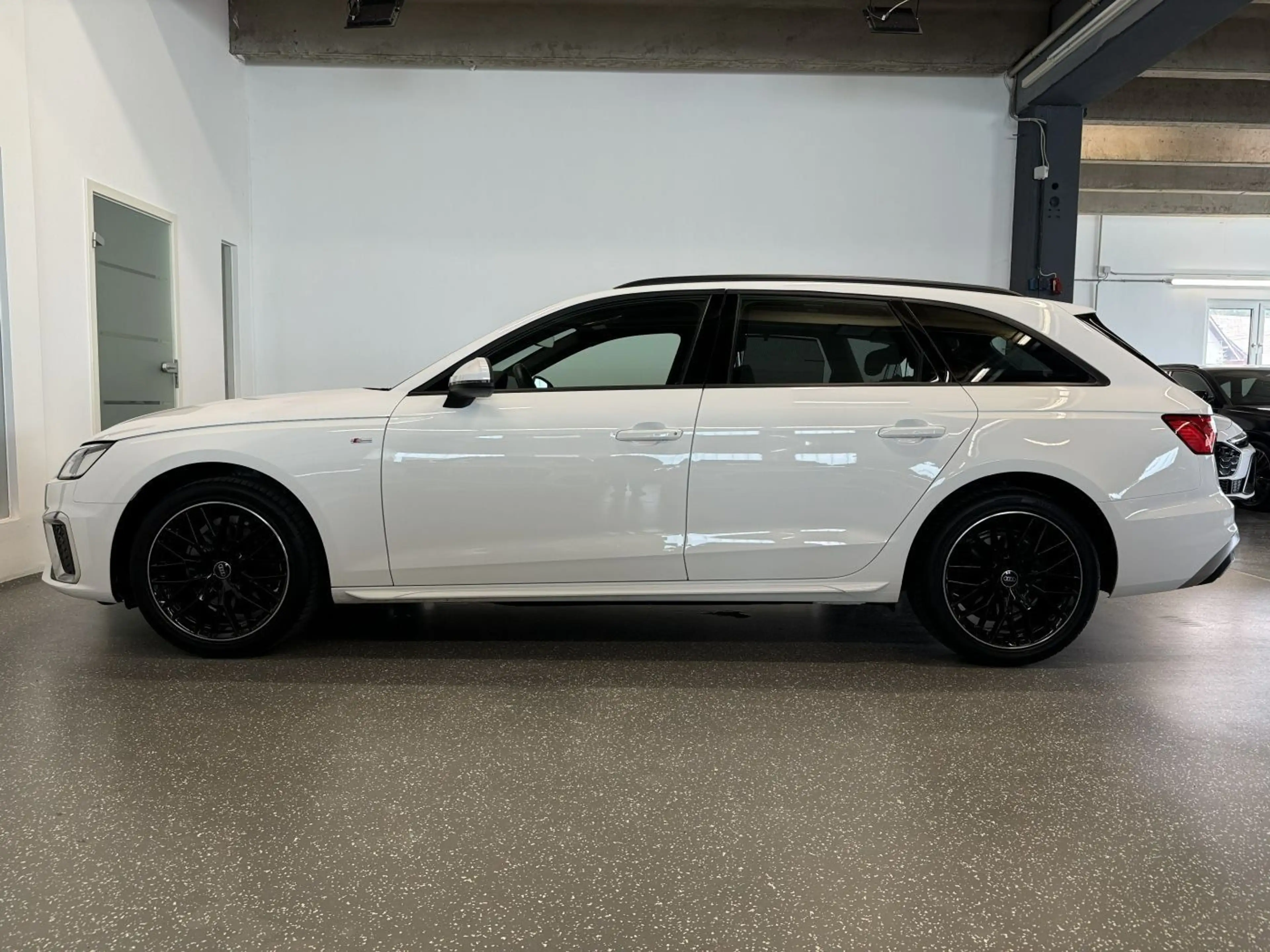 Audi A4 35 2.0 TDI S line *VIRTUAL*MASSAGE*KAMERA*3-ZONEN — photo 8