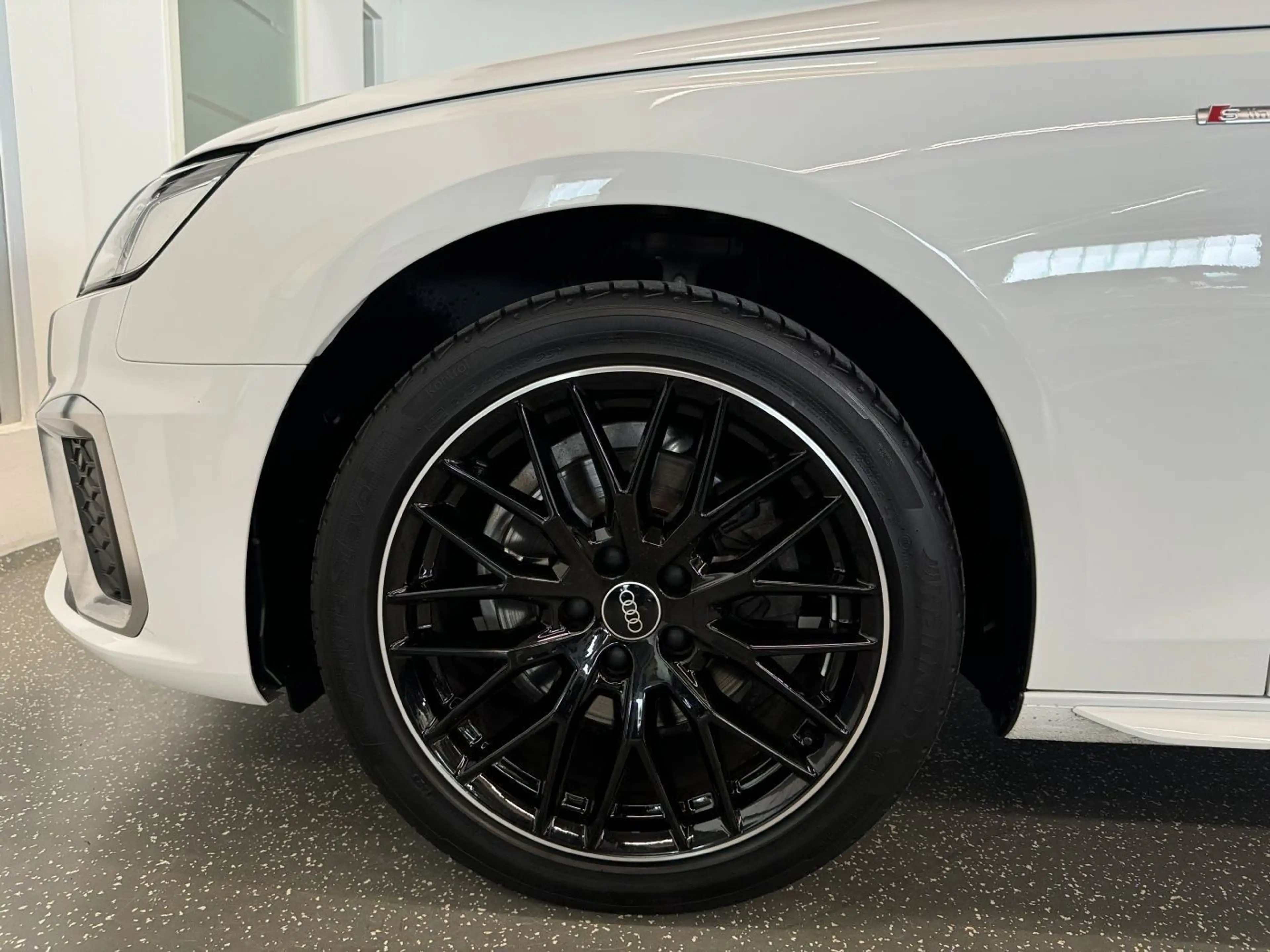 Audi A4 35 2.0 TDI S line *VIRTUAL*MASSAGE*KAMERA*3-ZONEN — photo 12