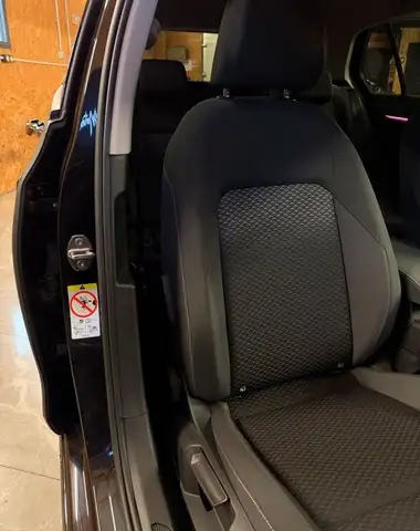 Volkswagen Golf view 8