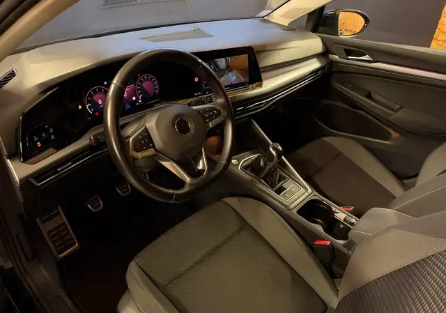 Volkswagen Golf view 3