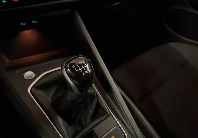 Volkswagen Golf view 11