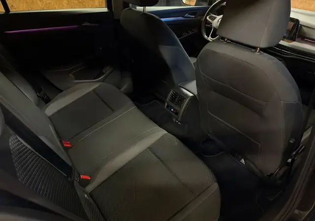 Volkswagen Golf view 6