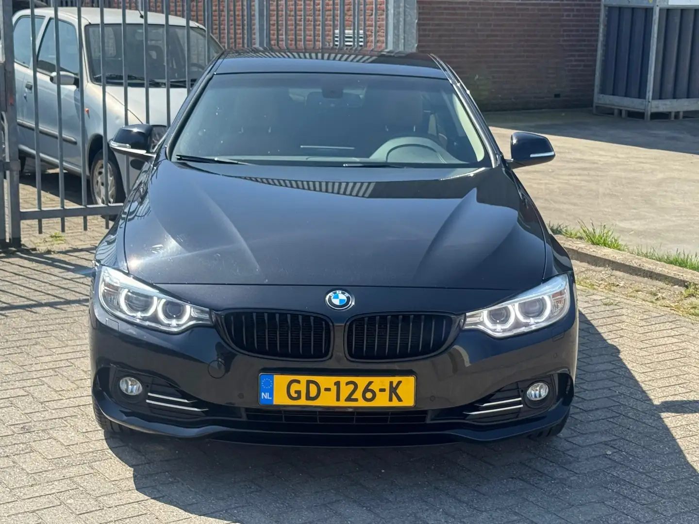 BMW 420 4-serie Coupé 420i High Executive Luxury M Perfoma Schwarz - 2