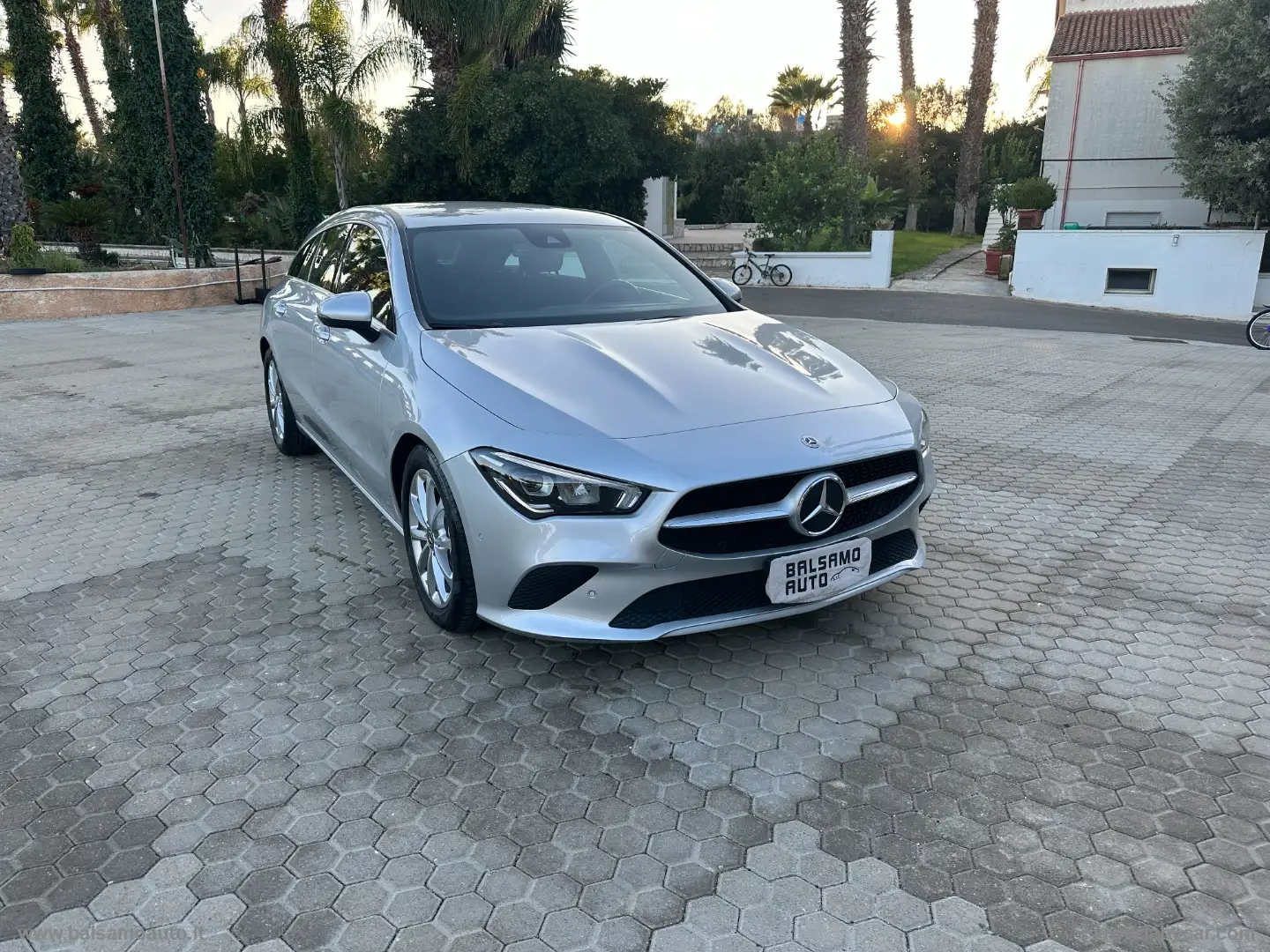 Mercedes-Benz CLA 180 CLA 180 d Aut. Shooting Brake Bus. Extra Argent - 1