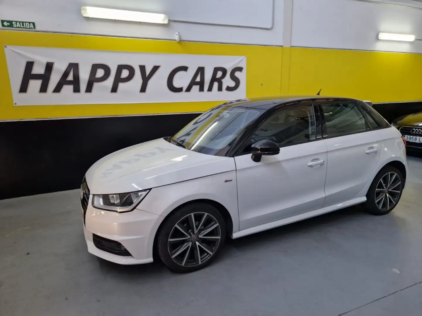 Audi A1 Sportback 1.4TDI ultra Adrenalin Blanc - 1