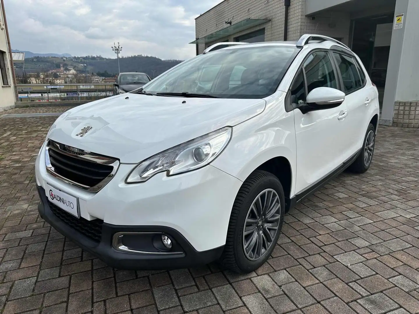 Peugeot 2008 1.2 PureTech 82cv. Active Blanco - 1