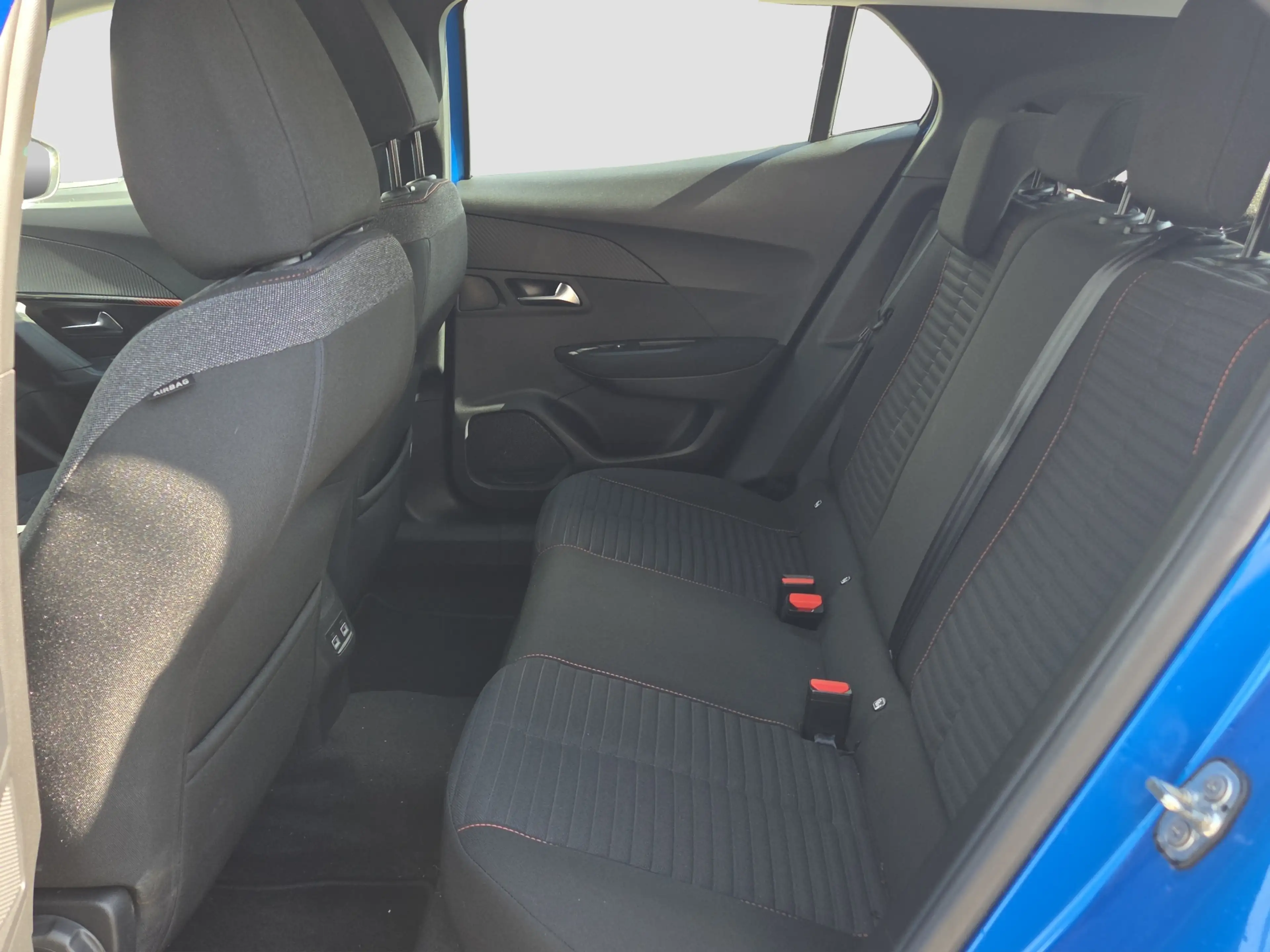Peugeot e-2008 EV Blue Lease Active 50 kWh Camera | Carplay/andro — photo 32