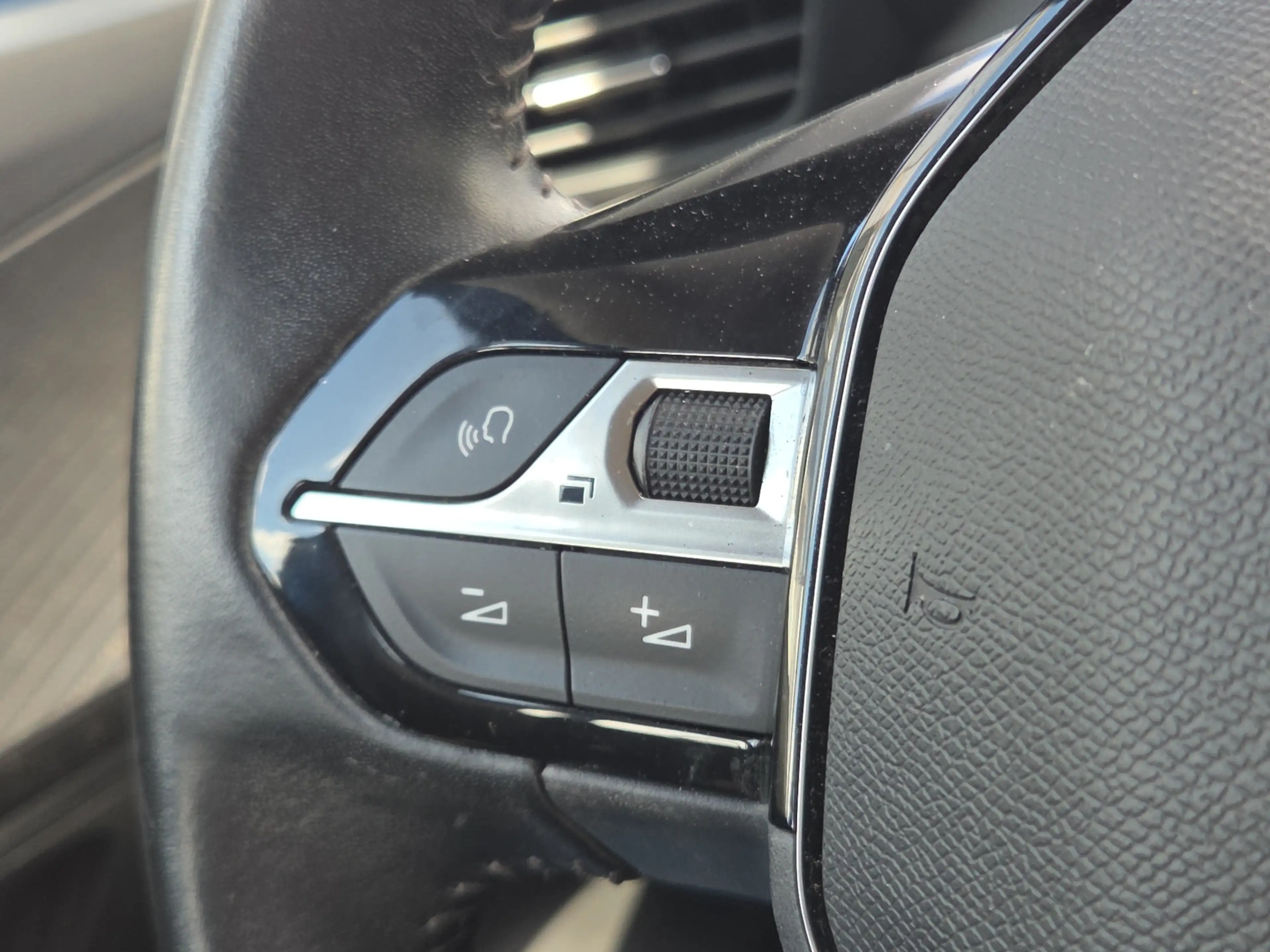 Peugeot e-2008 EV Blue Lease Active 50 kWh Camera | Carplay/andro — photo 14