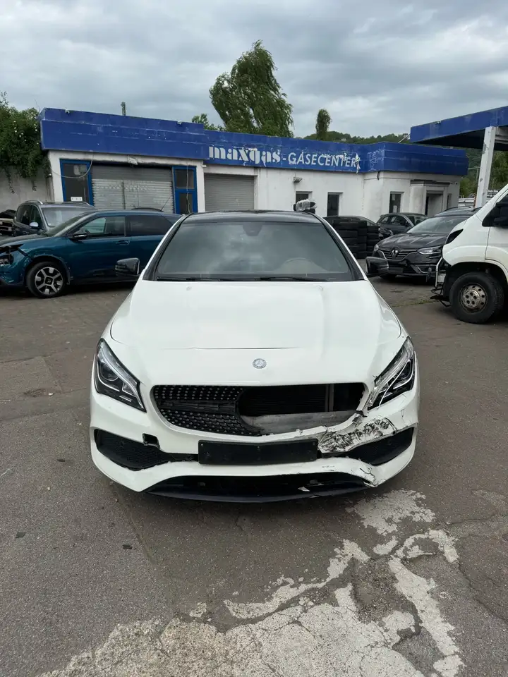 Mercedes-Benz CLA 200