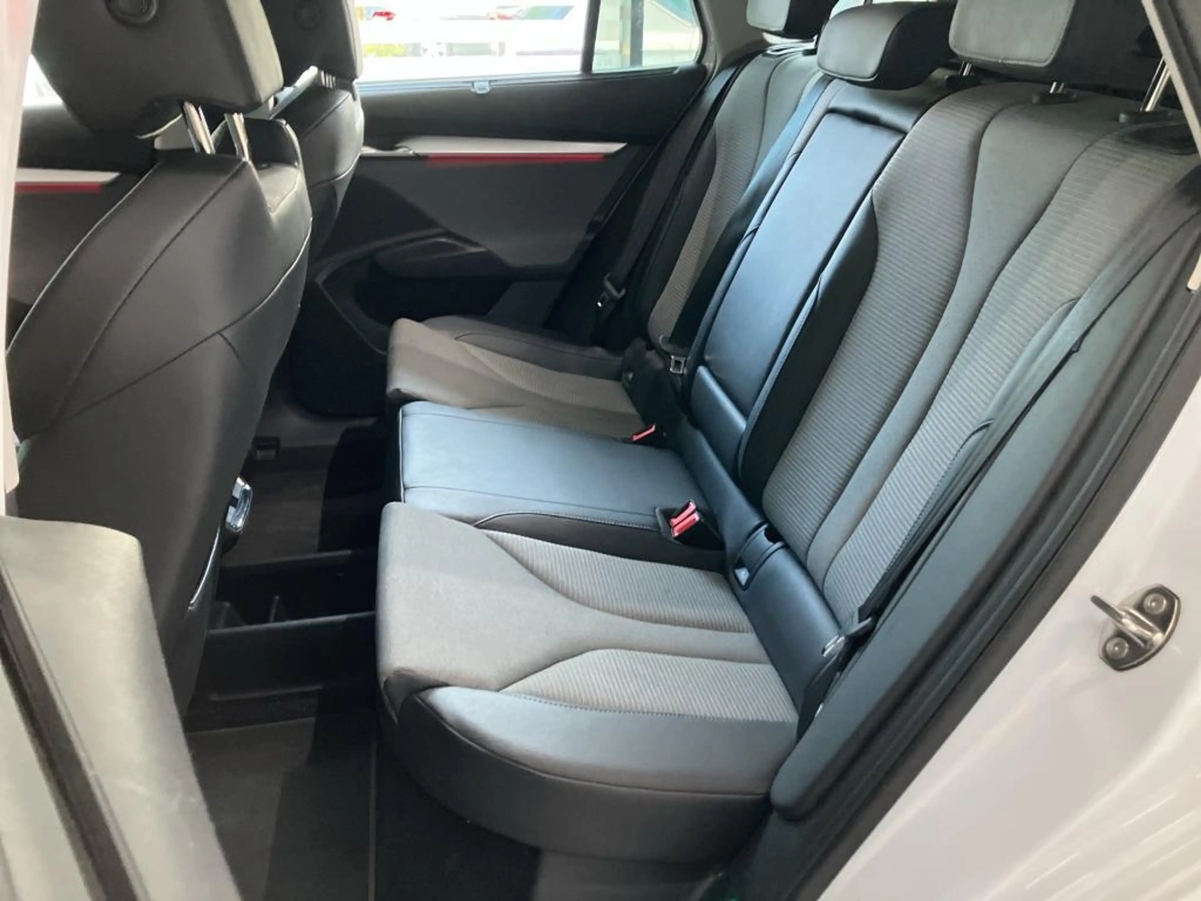 Skoda Enyaq iV 80X +WÄPU +AHK +360° +PANO +HuD +LED +ACC +CAR — photo 8