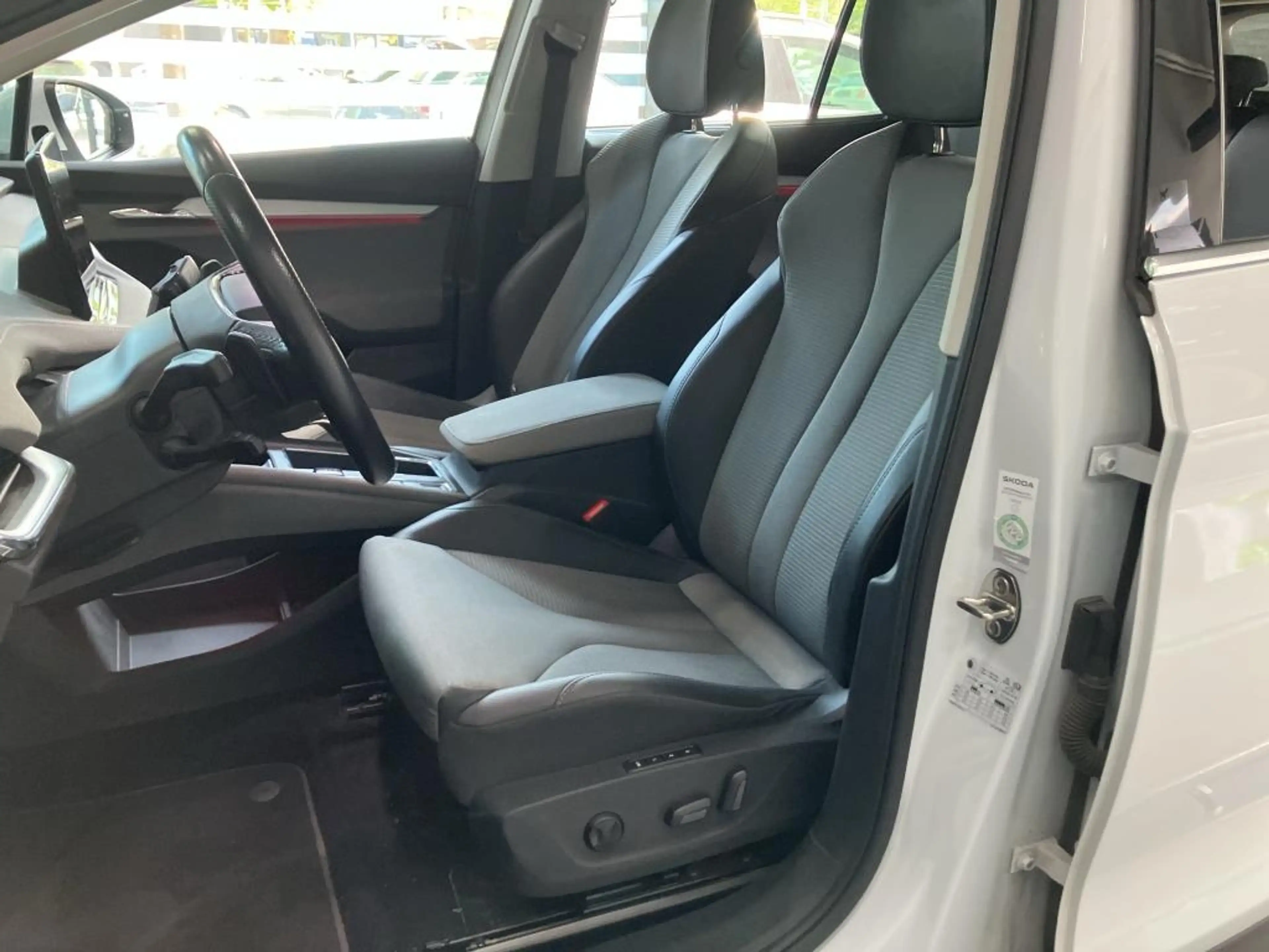 Skoda Enyaq iV 80X +WÄPU +AHK +360° +PANO +HuD +LED +ACC +CAR — photo 7