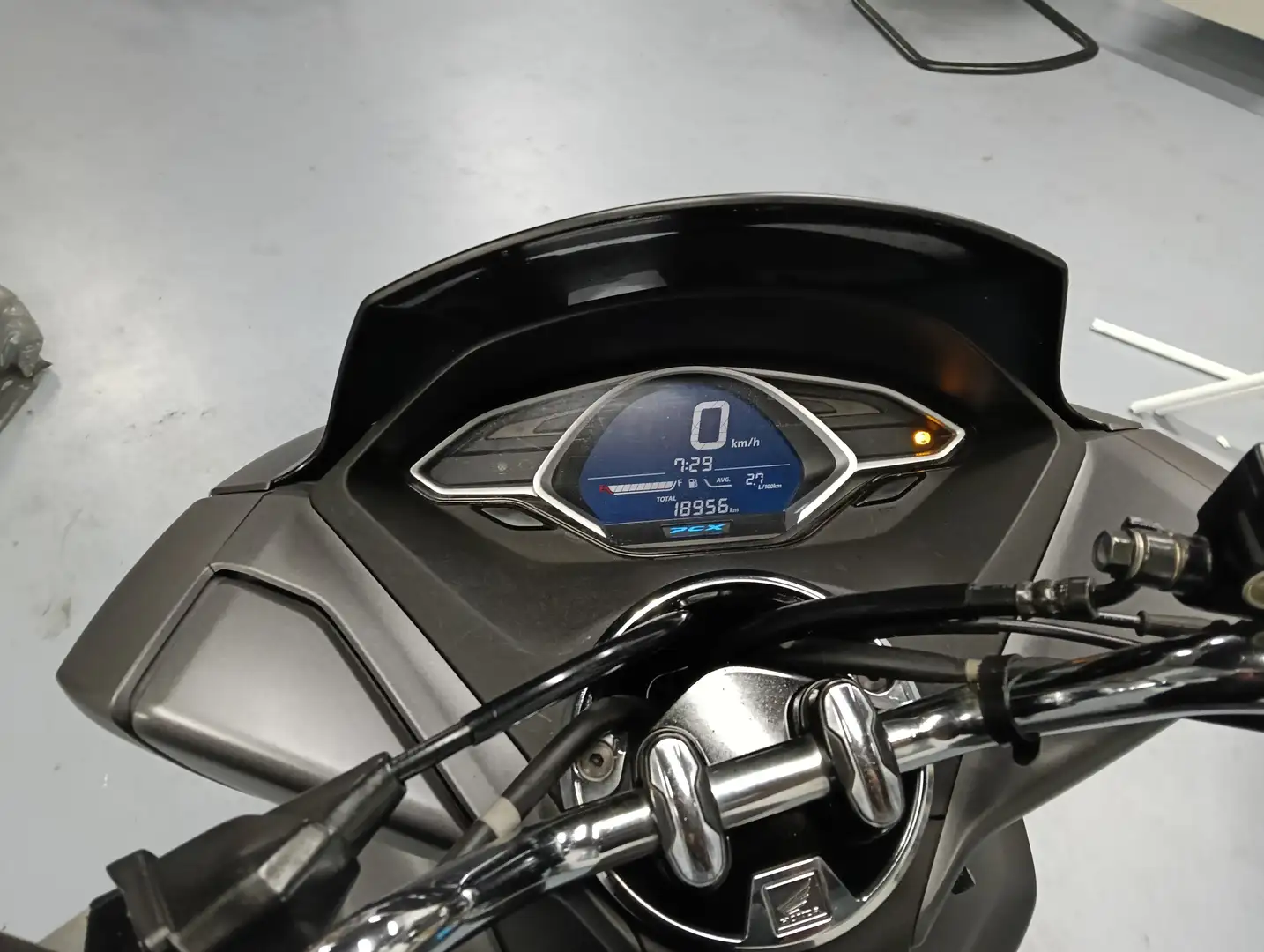Honda PCX 125 Grijs - 2