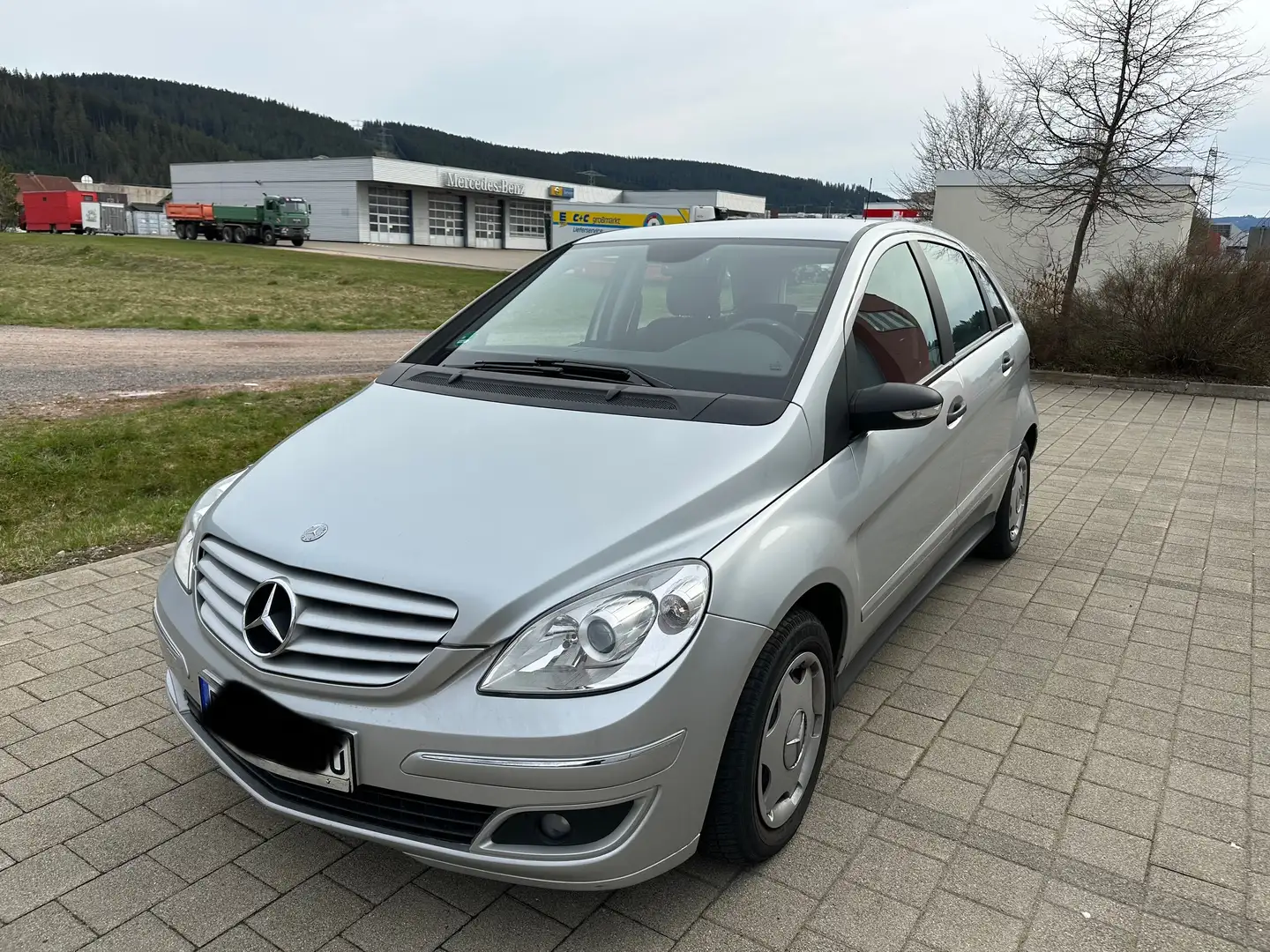 Mercedes-Benz B 150 Mercedes-Benz B150 PDC, Bremsen NEU TÜV02/2027 Silber - 1