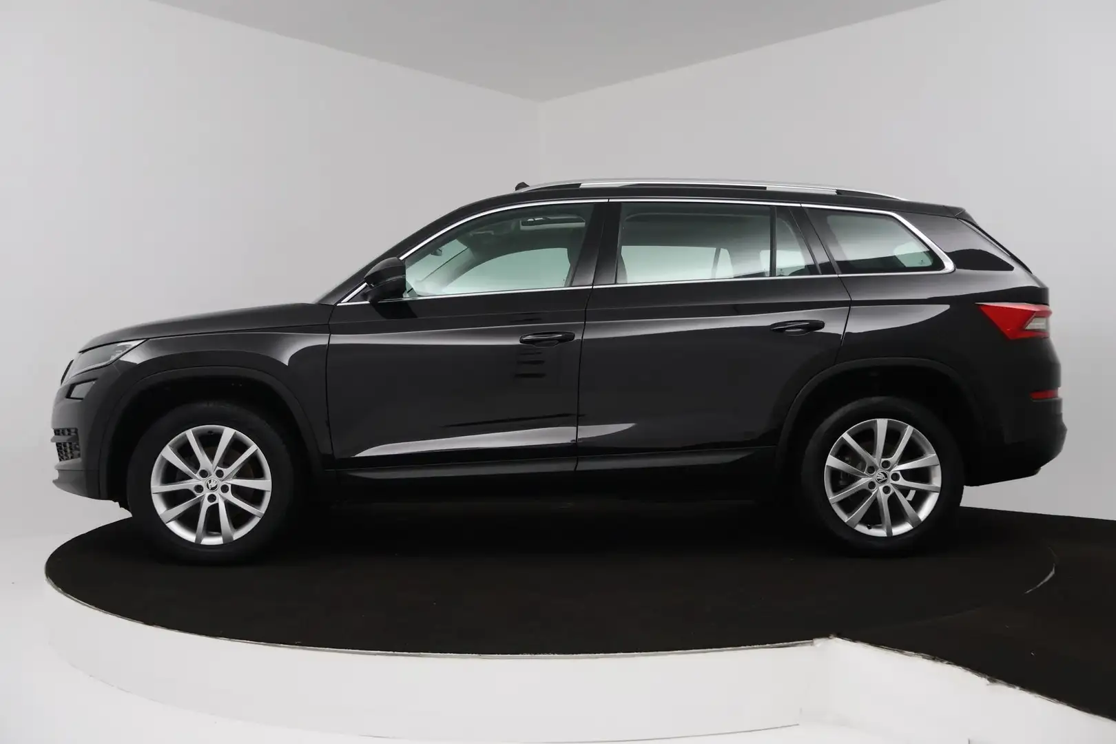 Skoda Kodiaq 1.5 TSI Business Edition (PANORAMADAK, TREKHAAK, A Zwart - 2