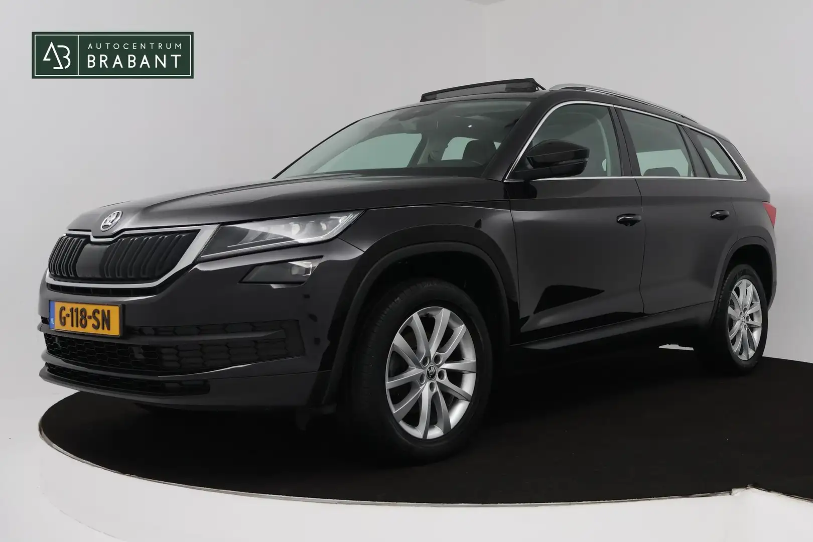 Skoda Kodiaq 1.5 TSI Business Edition (PANORAMADAK, TREKHAAK, A Zwart - 1