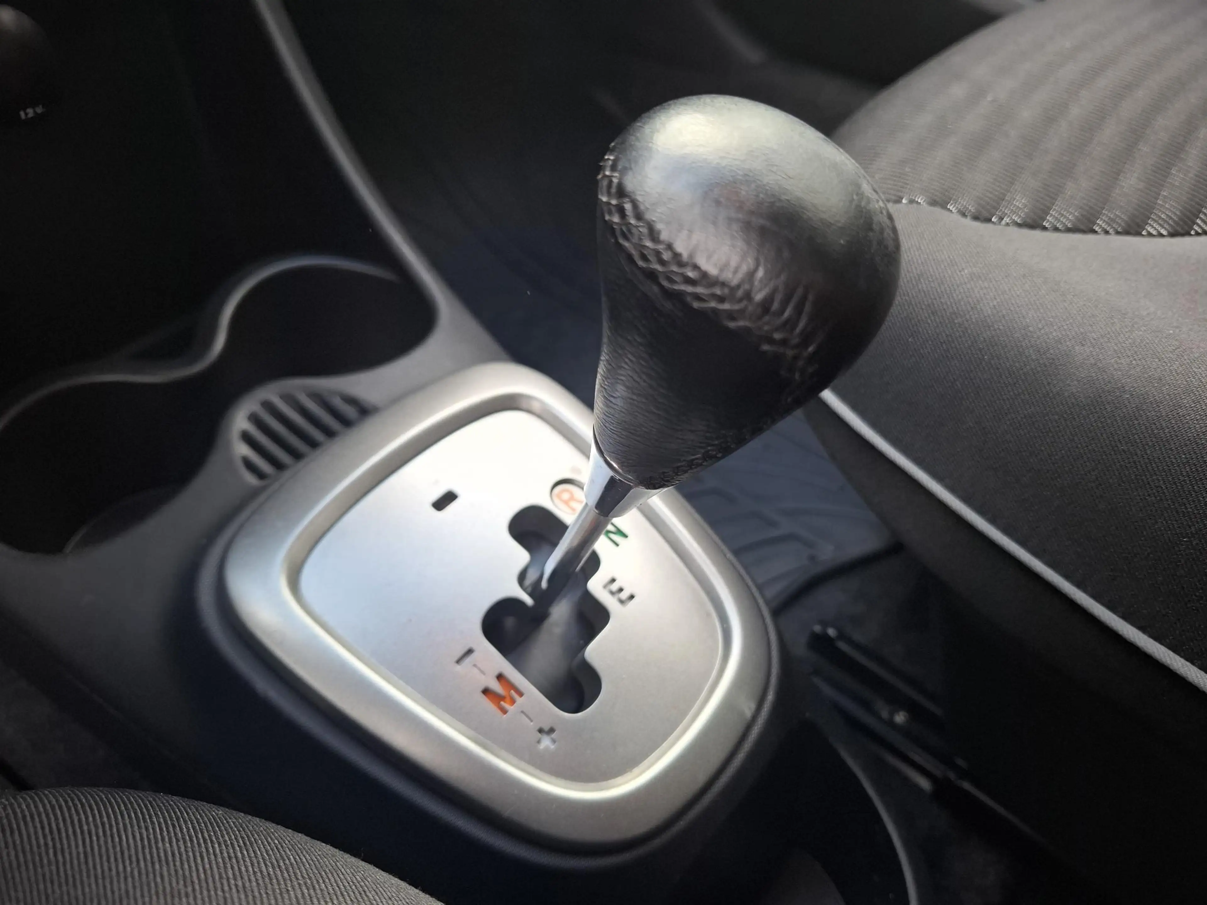 Peugeot 107 1.0i 12V Active Premium Automaat 5-drs — photo 8