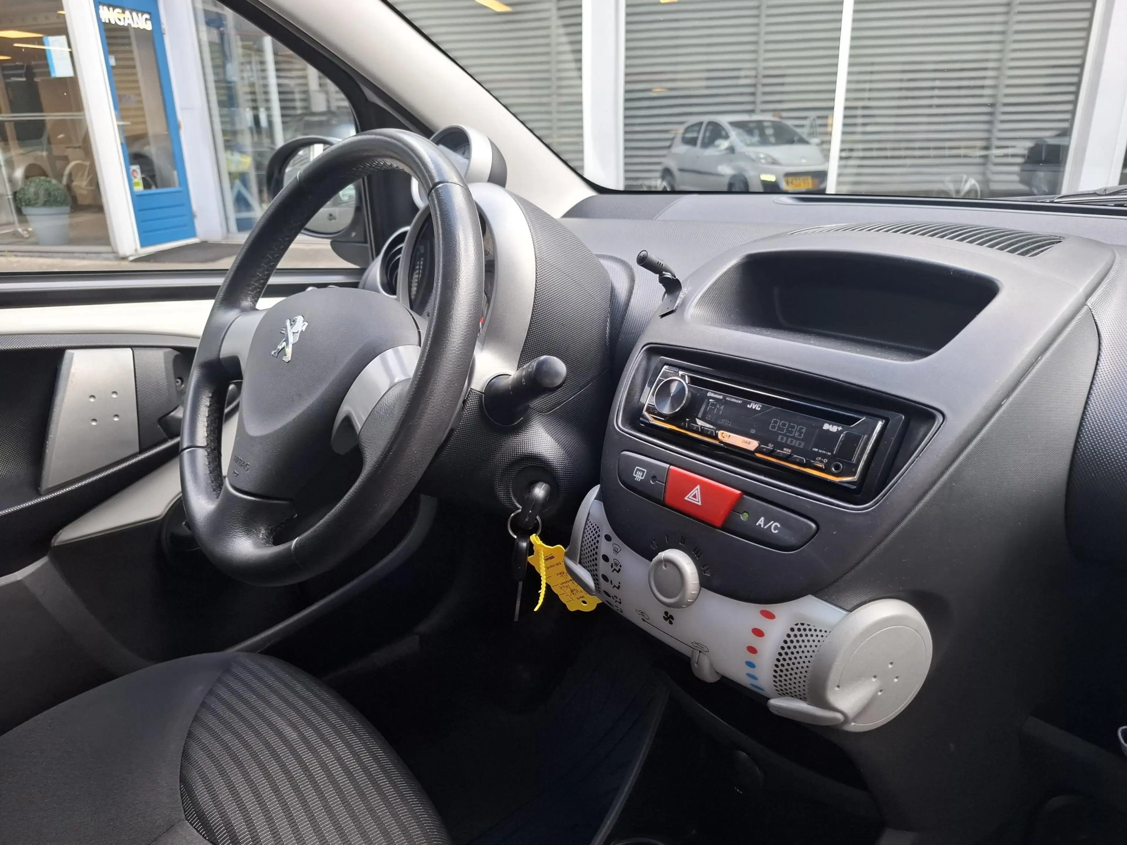 Peugeot 107 1.0i 12V Active Premium Automaat 5-drs — photo 9