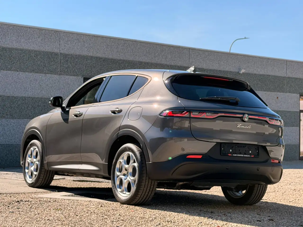 Alfa Romeo Tonale 2025 — фото 12